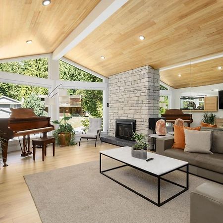 Beautiful Villa With Heated Pool Hot Tub By Forest North Vancouver Exterior foto