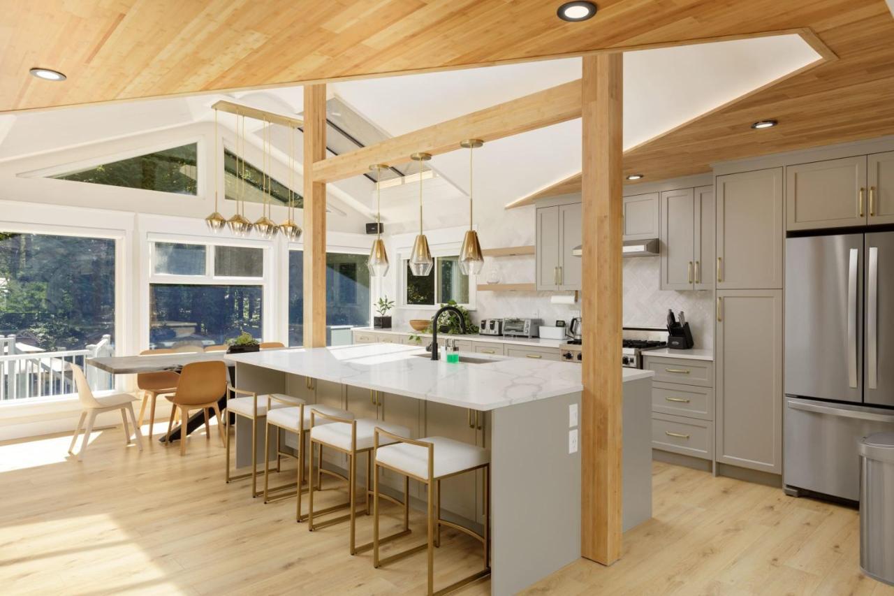 Beautiful Villa With Heated Pool Hot Tub By Forest North Vancouver Exterior foto