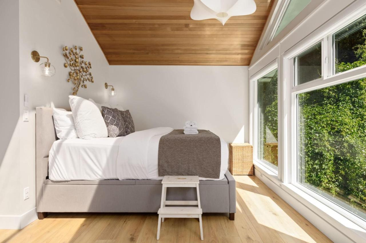 Beautiful Villa With Heated Pool Hot Tub By Forest North Vancouver Exterior foto